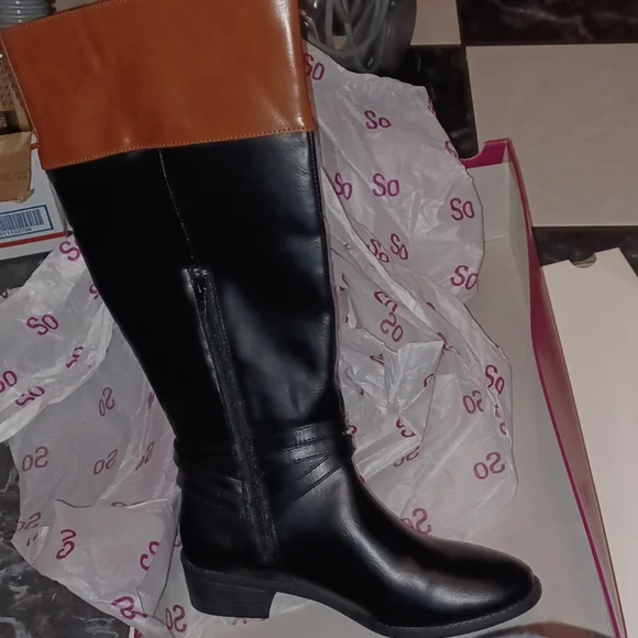 SO Black and Brown Heeled Boots - Picture 2 of 4